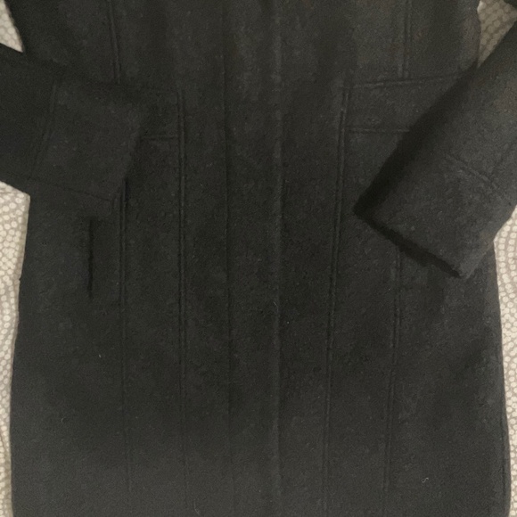 Kenneth Cole Wool coat w/oversized wing collar - Picture 5 of 5